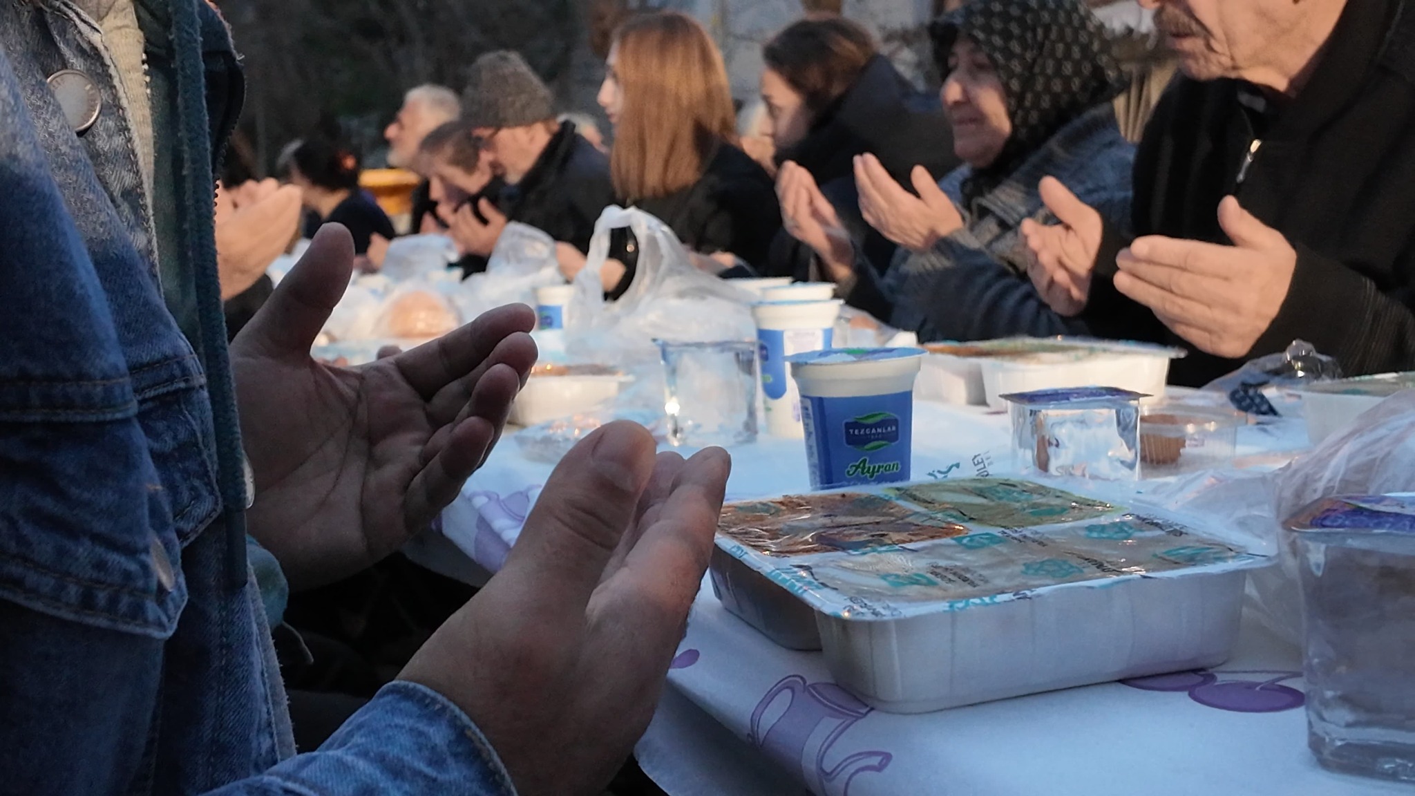 Hürriyet ve Cumhuriyet Mahallesi Sakinleri Halk Sofrasında Buluştu