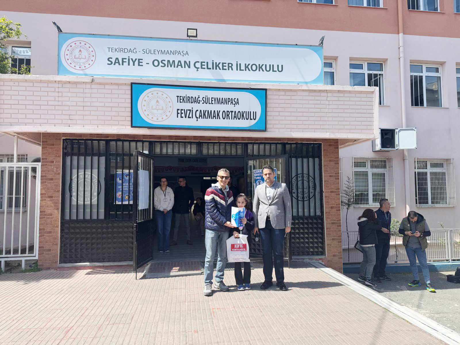 Minik sporcu KKTC’den madalyalarla döndü