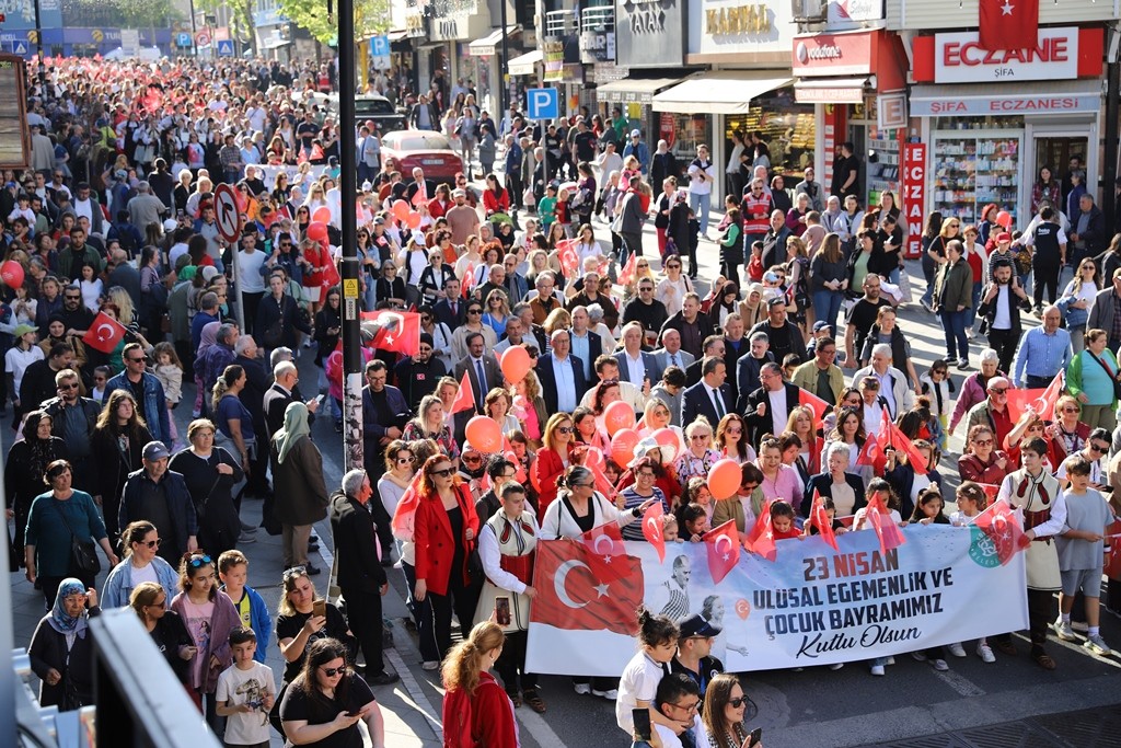 9. Uluslararası Süleymanpaşa Çocuk Şenliği Binlerce Kişinin Katıldığı Kortej İle Başladı