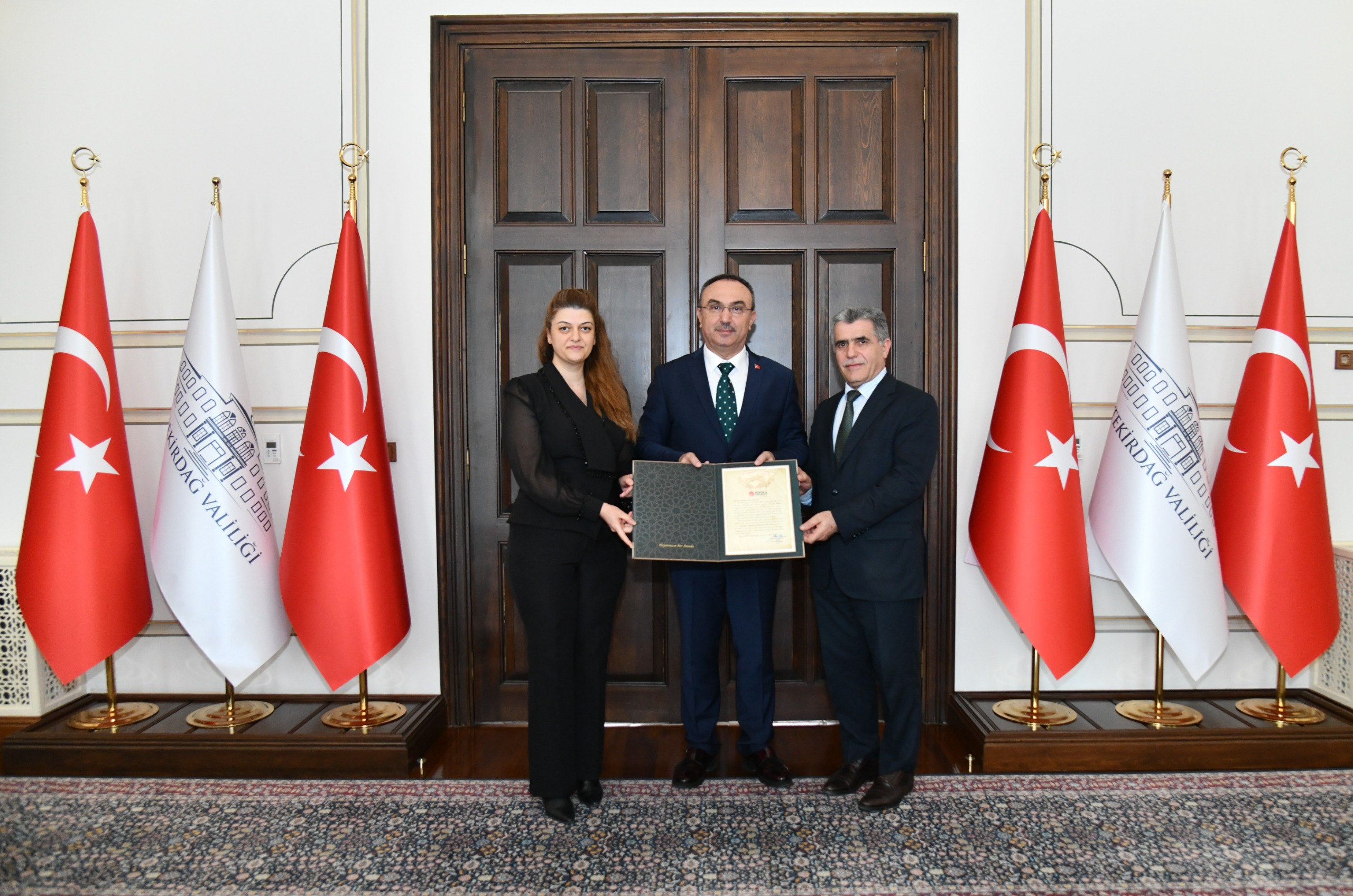 Vali Soytürk Başarılı Personele Belge Takdim Etti