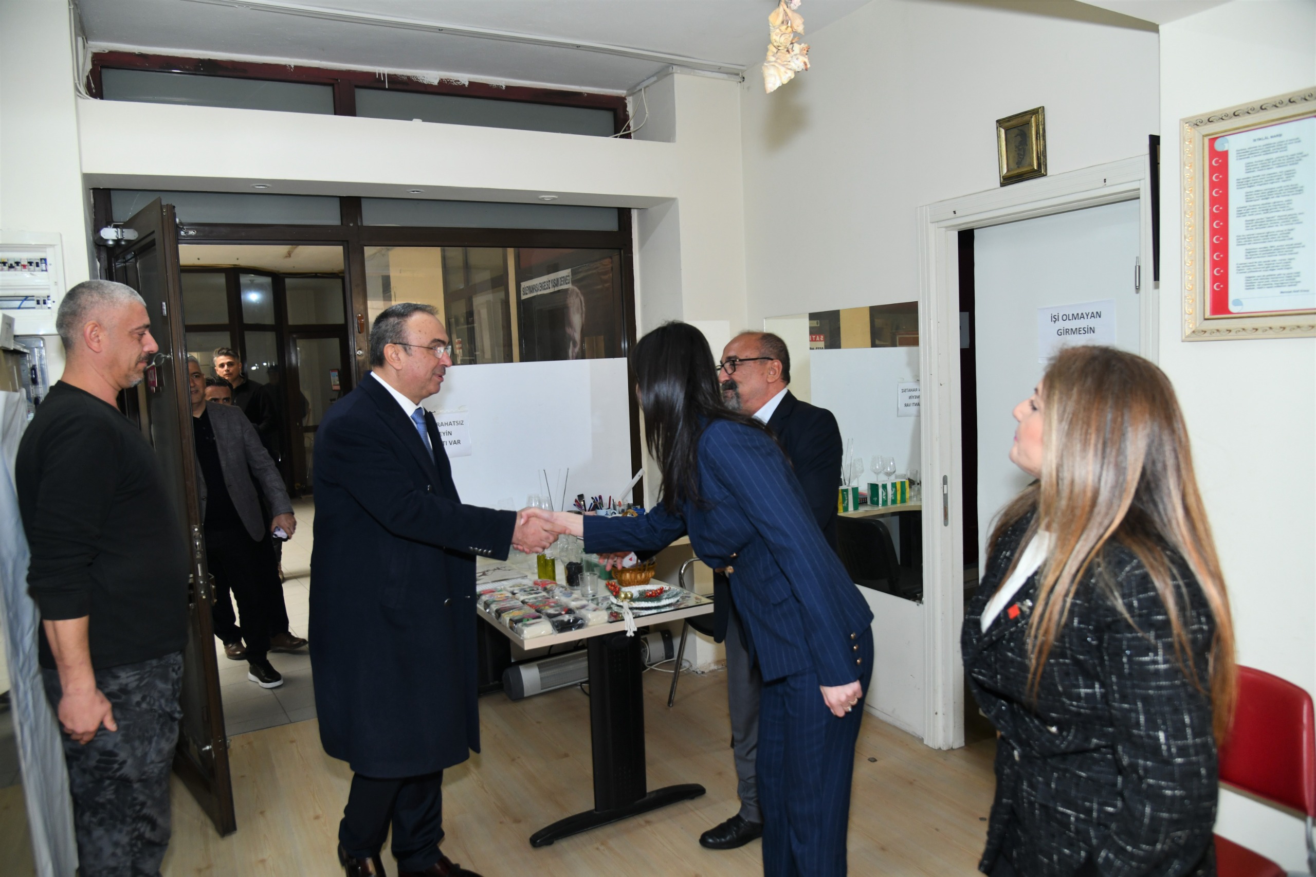 Vali Soytürk Engelsiz Yaşam Derneğini Ziyaret Etti