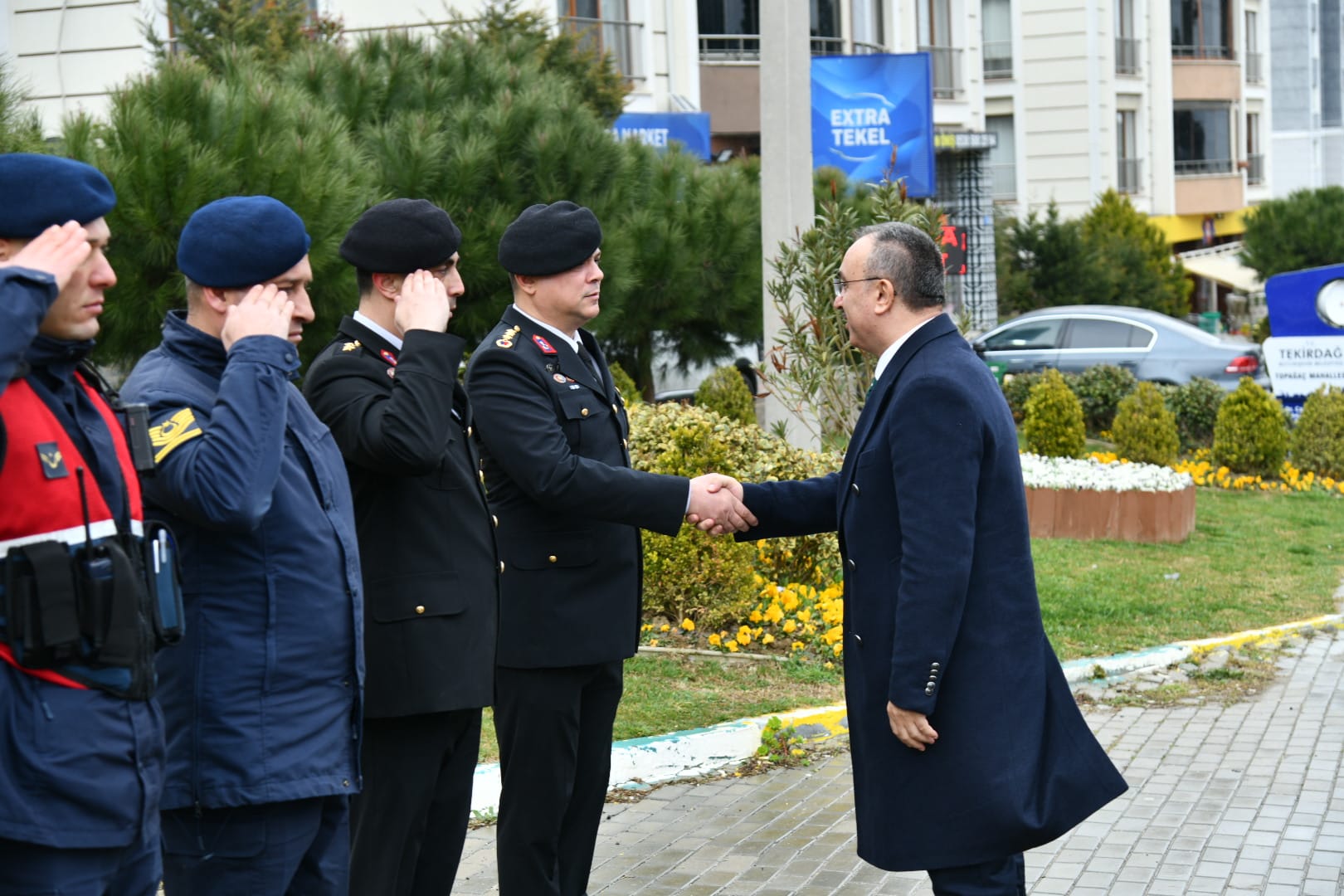 Vali Soytürk Uygulama Noktasında Görev Yapan Personelle Bayramlaştı