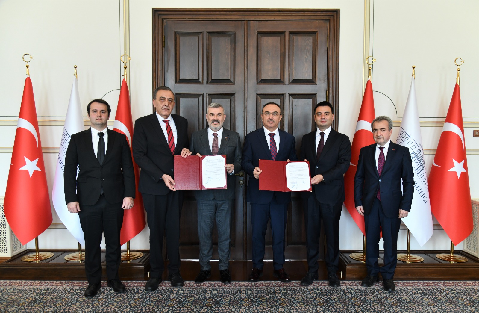 Velimeşe OSB ile Trakya Model Fabrika ve Dönüşüm Merkezi A.Ş. Arasında Kiralama Protokolü İmzalandı