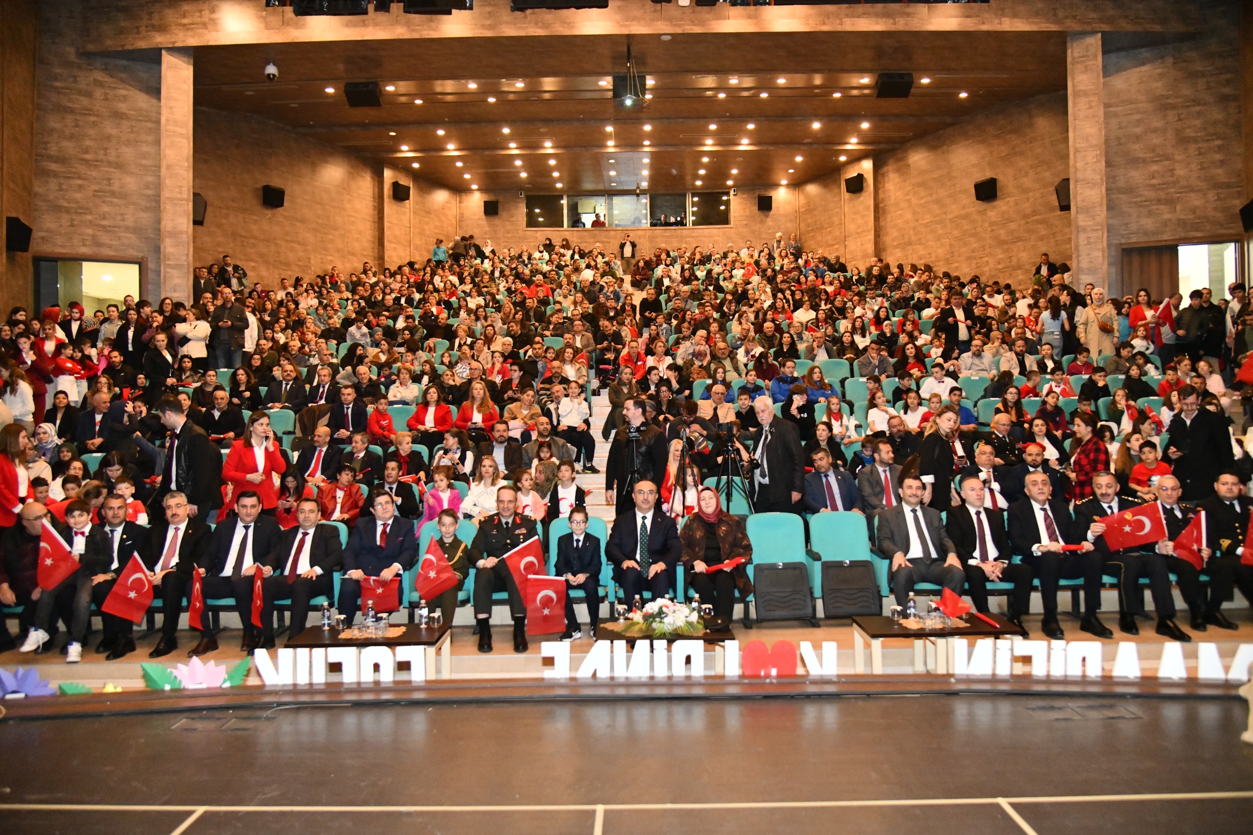 23 Nisan Ulusal Egemenlik ve Çocuk Bayramı Coşkuyla Kutlandı