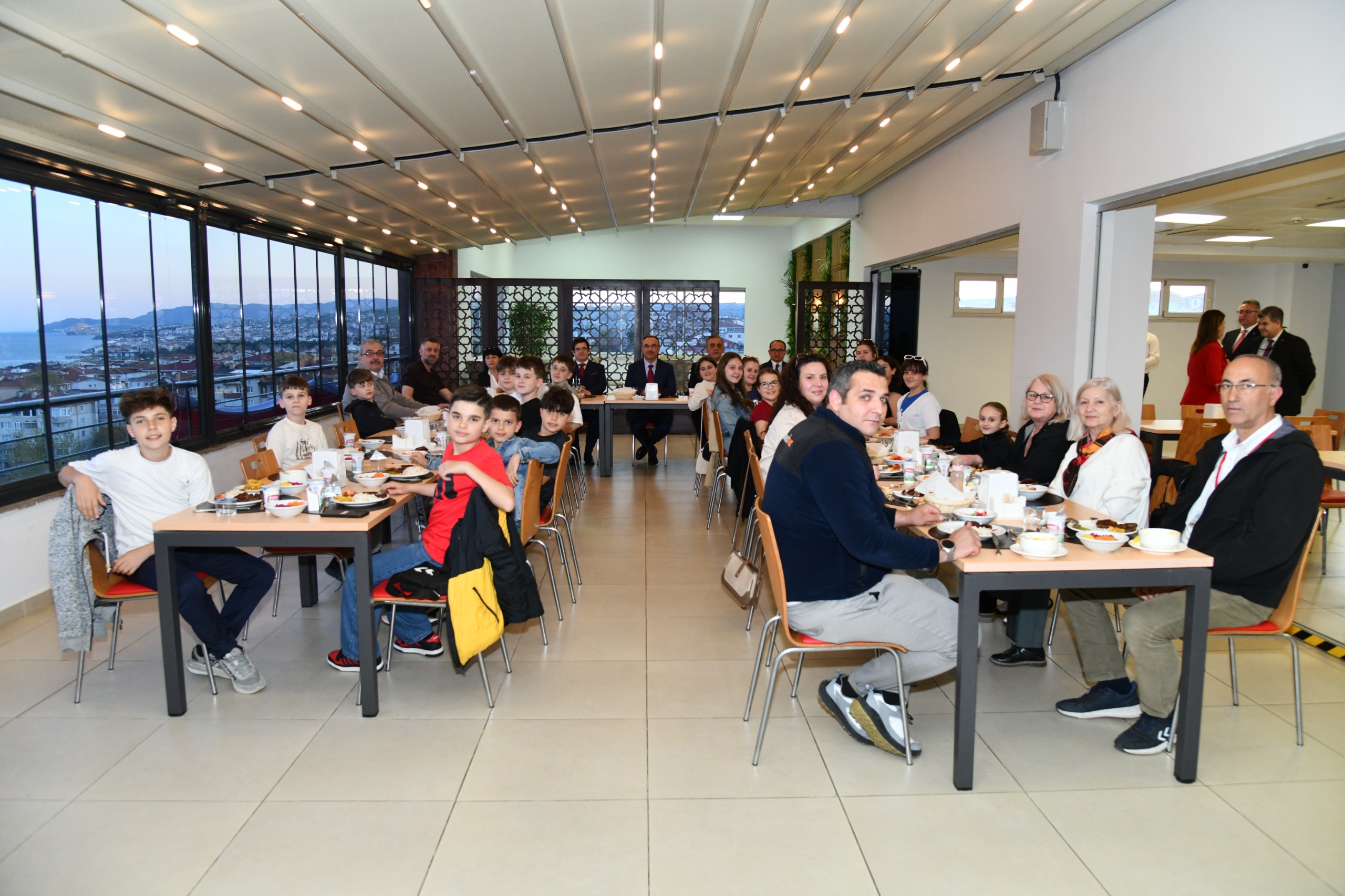 Vali Soytürk Kosova’dan Gelen Öğrencilerle Biraraya Geldi