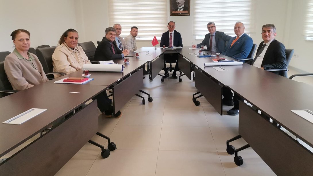 “Ben Her Yerde Varım” Projesi Etkinlik Planlama Toplantısı İlçe Milli Eğitim Müdürü Fahri Kırmızı Başkanlığında Müdürlüğümüz Toplantı Salonunda Gerçekleştirildi