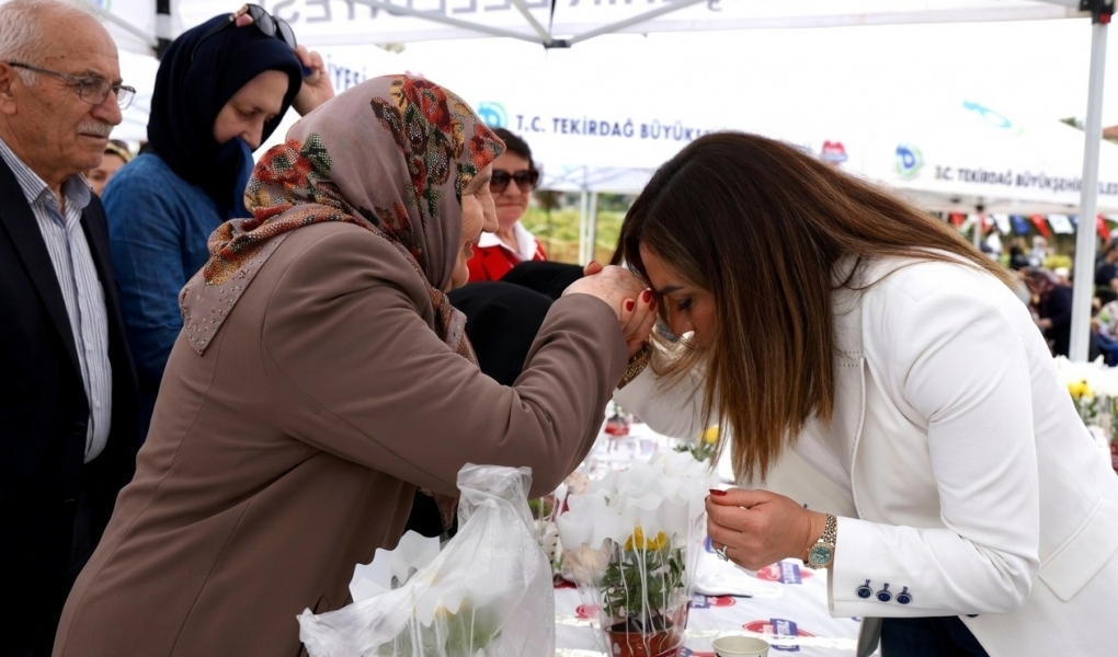 CANDAN BAŞKAN ÇERKEZKÖY’DE ANNELERİN MUTLULUĞUNA ORTAK OLDU