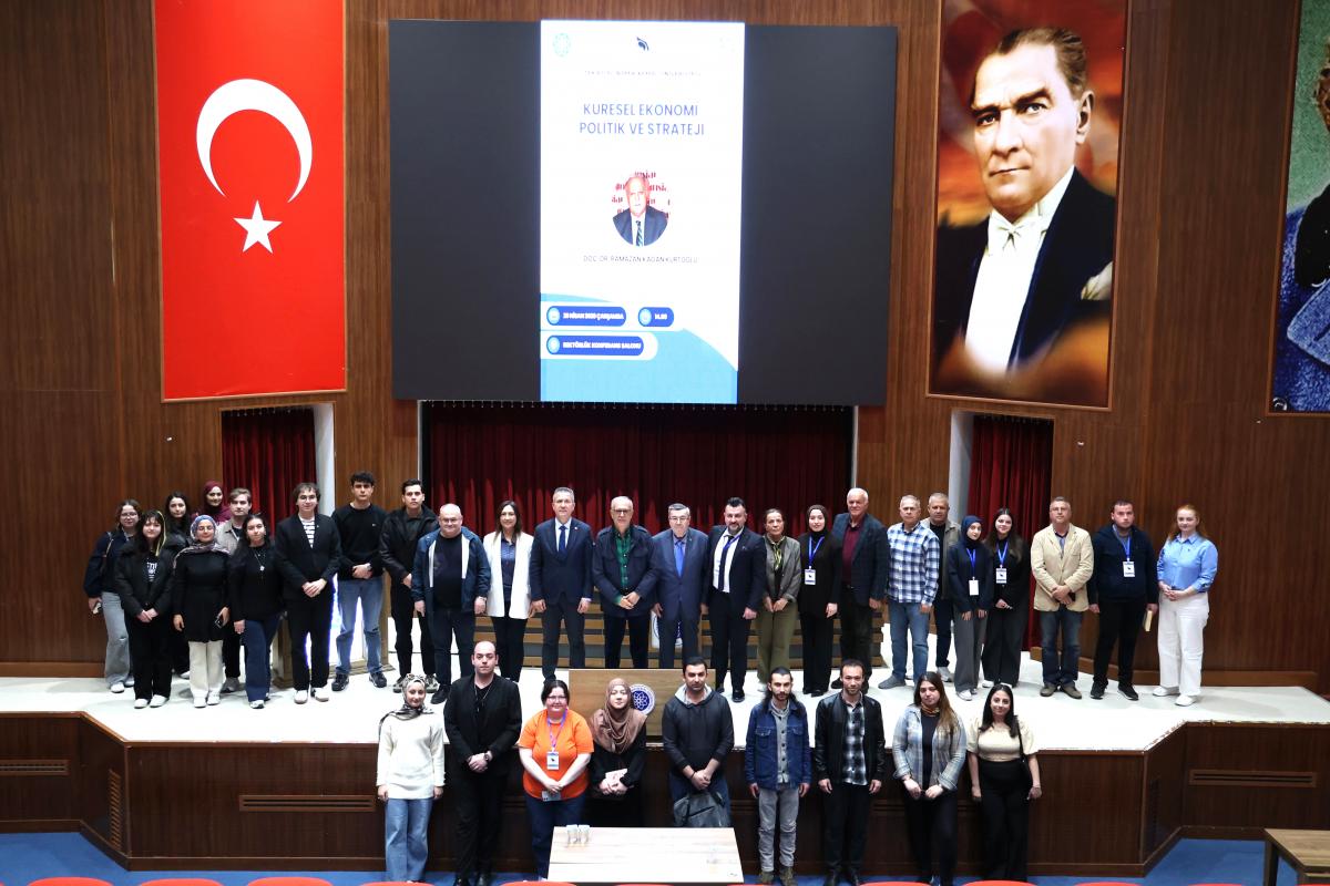 DOÇ. DR. RAMAZAN KAĞAN KURTOĞLU İLE ‘KÜRESEL EKONOMİ-POLİTİK VE STRATEJİ’ KONFERANSI GERÇEKLEŞTİRİLDİ