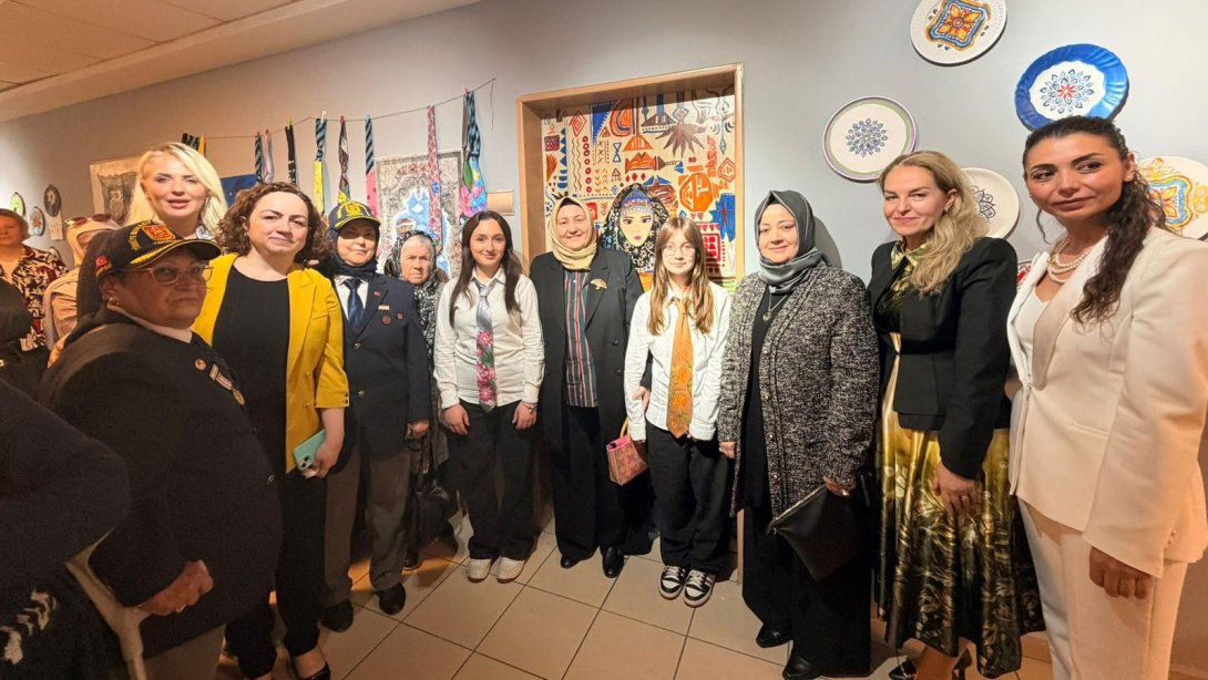 “Köklerden Geleceğe Sıfır Atık Resim Sergisi” Marmaraereğlisi’nde Büyük Beğeni Topladı