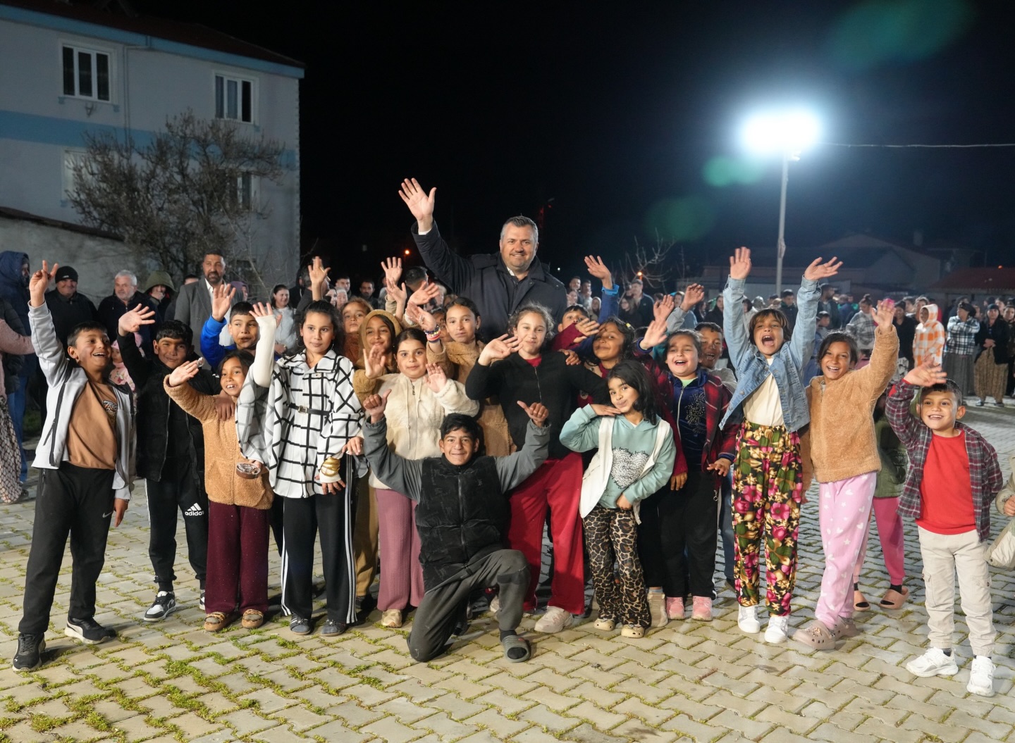 Saray’da dünya romanlar günü coşkusu