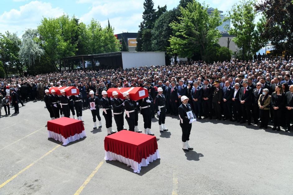 Şehit Polis Memurları İçin İlçe Emniyet Müdürlüğünde Resmi Tören Düzenlendi