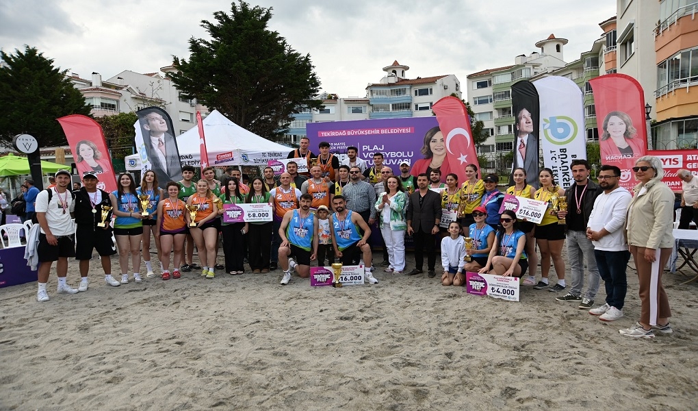 TEKGENÇFEST PLAJ VOLEYBOLU TURNUVASI KIYASIYA MÜCADELELERLE TAMAMLANDI