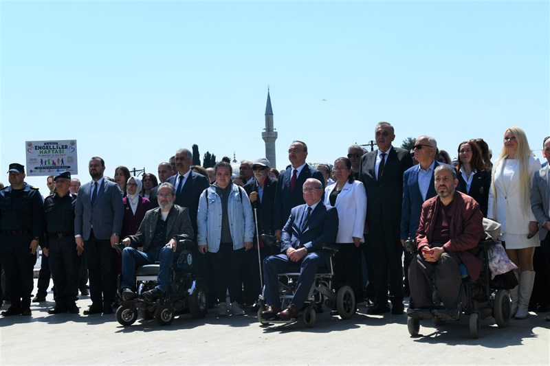 Vali Soytürk Engelliler Haftası Münasebetiyle Gerçekleştirilen Çelenk Sunma Töreni’ne Katıldı