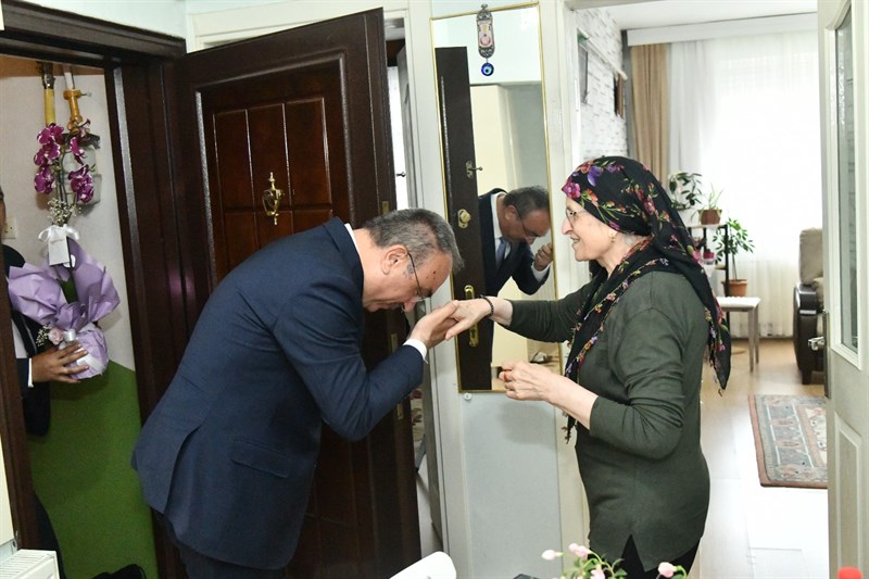 Vali Soytürk Şehit Ailesi’nin Bayramını Kutladı
