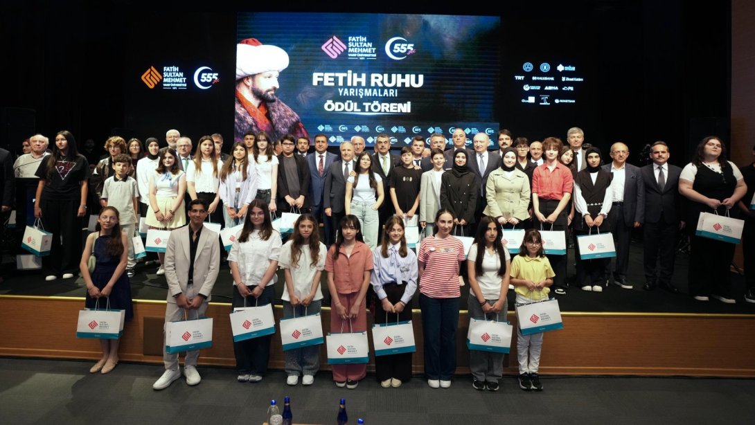 Bakan Tekin, “Fetih Ruhu Yarışmaları Ödül Töreni”ne Katıldı