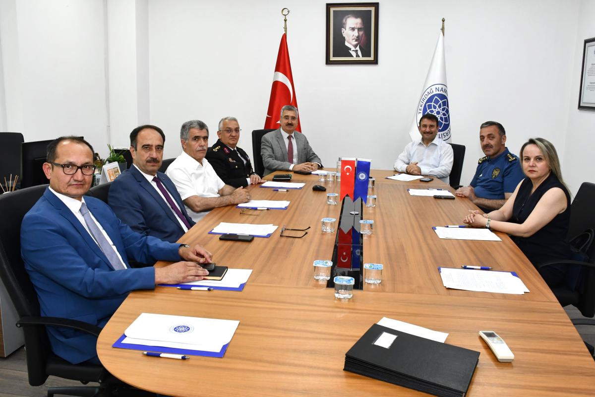 YKS ÖNCESİ ÖSYM İL KOORDİNASYON KURULU TOPLANTISI ÜNİVERSİTEMİZDE GERÇEKLEŞTİRİLDİ