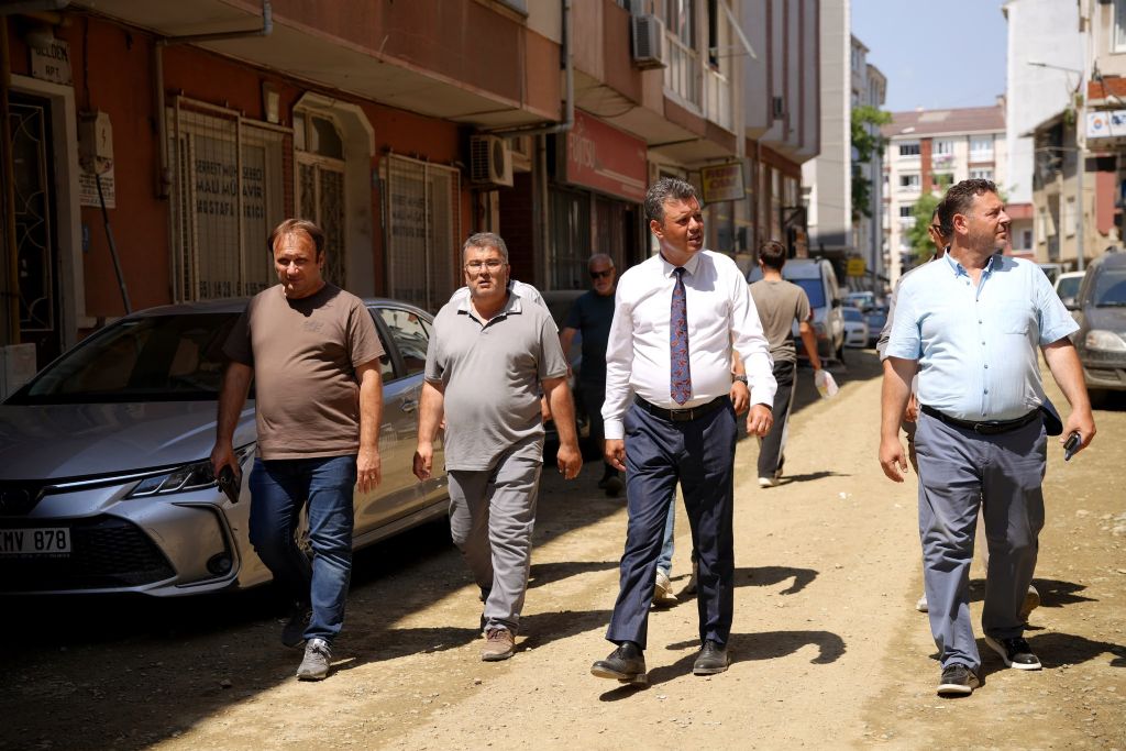 Başkan Sarıkurt, Kemalettin Mahallesi`ndeki Yol Çalışmalarını İnceledi