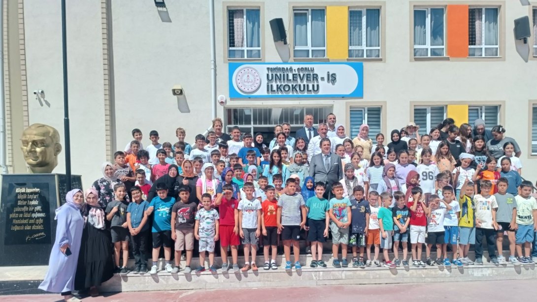İl Millî Eğitim Müdürü Dr. Aziz Yeniyol, Çorlu Unilever-İş İlkokulunda Düzenlenen Yaz Okulunu Ziyaret Etti