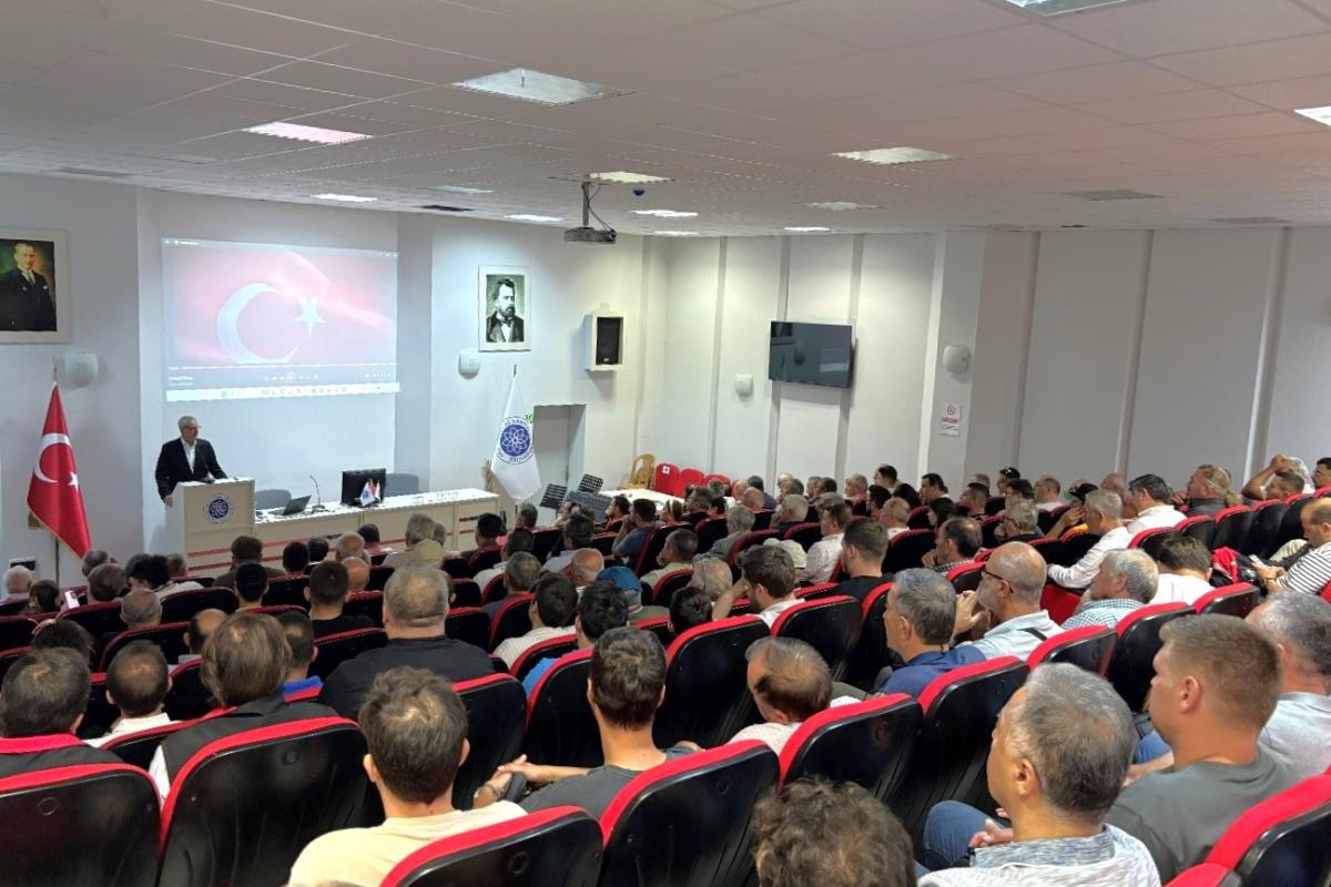 ÜNİVERSİTEMİZDE ‘DEĞİŞEN İKLİM KOŞULLARINA KARŞI BÖLGEMİZ İÇİN ALTERNATİF TARIM SİSTEMİ OLARAK ANIZA EKİM, AZALTILMIŞ TOPRAK İŞLEME VE ÖRTÜ BİTKİLERİNİN KULLANIMI’ TARTIŞILDI