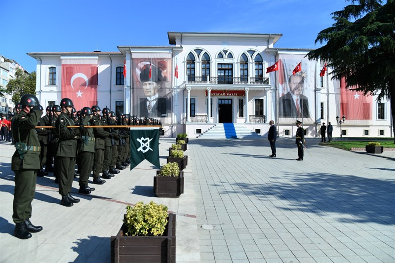30 Ağustos Zafer Bayramı Münasebetiyle Atatürk Anıtı’na Çelenk Sunuldu