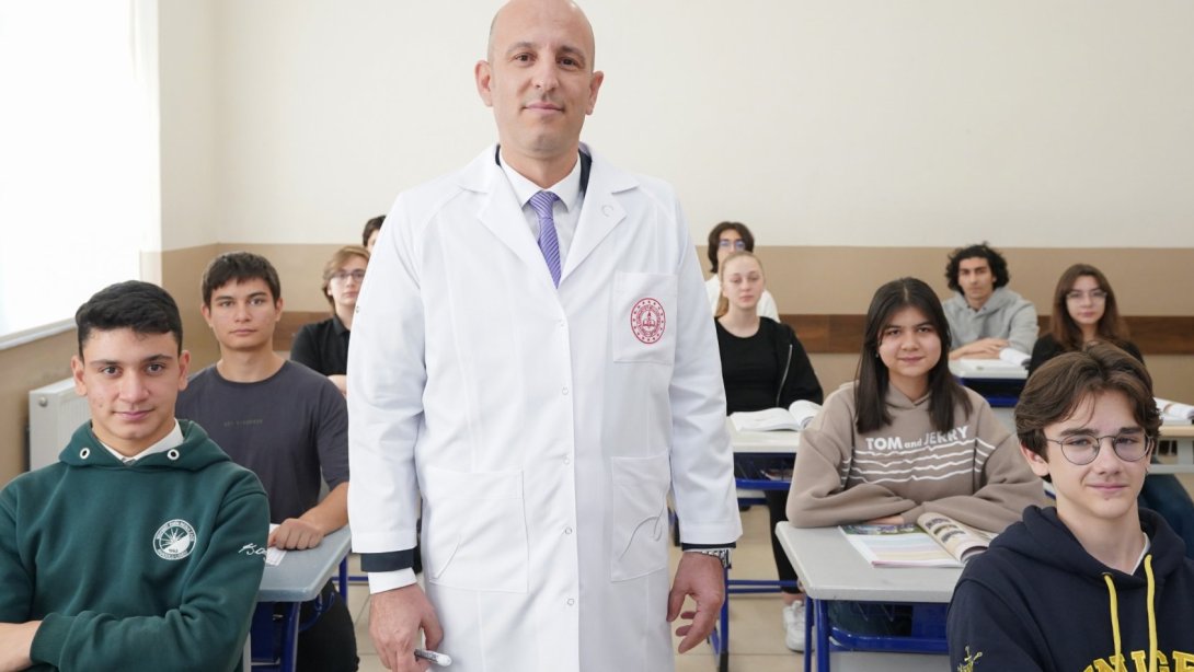 2026/3 ÖĞRETMENLİK MESLEĞİ KARİYER BASAMAKLARINDA İLERLEMEYE İLİŞKİN KILAVUZ, YAYIMLANDI