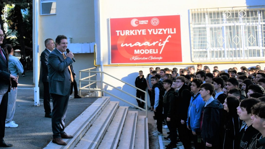İl Millî Eğitim Müdürü Dr. Aziz Yeniyol, Tekirdağ Mesleki ve Teknik Anadolu Lisesini Ziyaret Etti