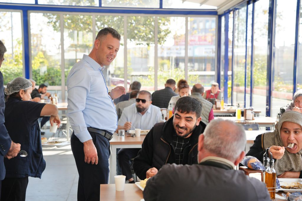 Başkan Sarıkurt Kent Lokantası`nda Vatandaşlarla Bir Araya Geldi