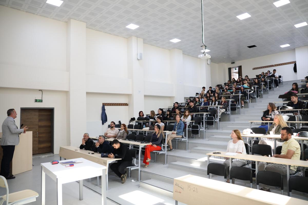 GÜZEL SANATLAR, TASARIM VE MİMARLIK FAKÜLTESİ’NE YENİ KAYIT OLAN ÖĞRENCİLERE YÖNELİK ORYANTASYON PROGRAMI DÜZENLENDİ