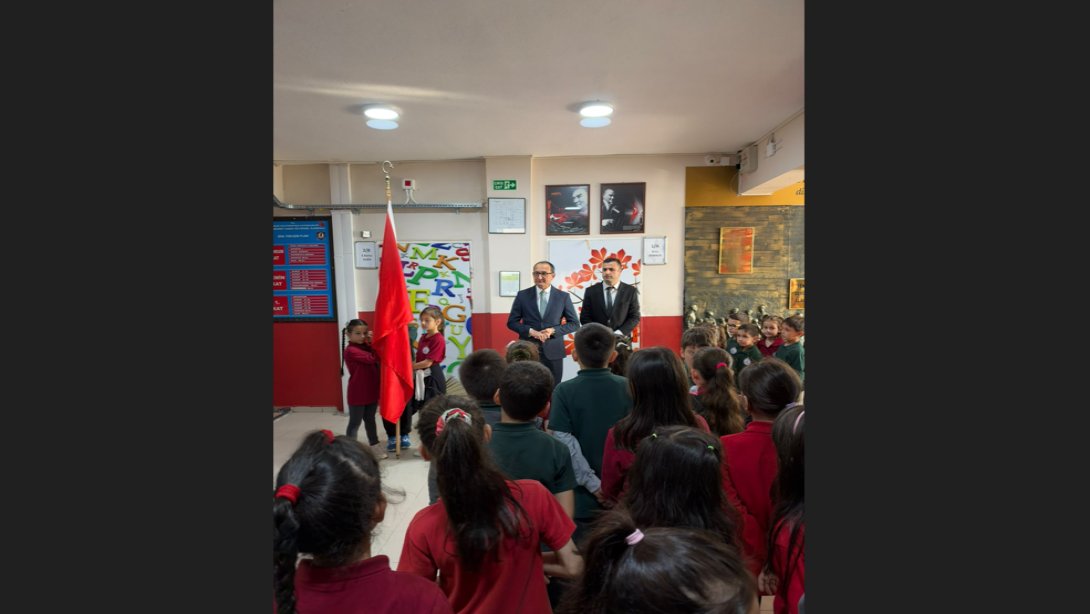 İlçe Millî Eğitim Müdürümüz 100. Yıl Mehmet Özyüksel İlkokulunda Bayrak Töreni’ne Katıldı
