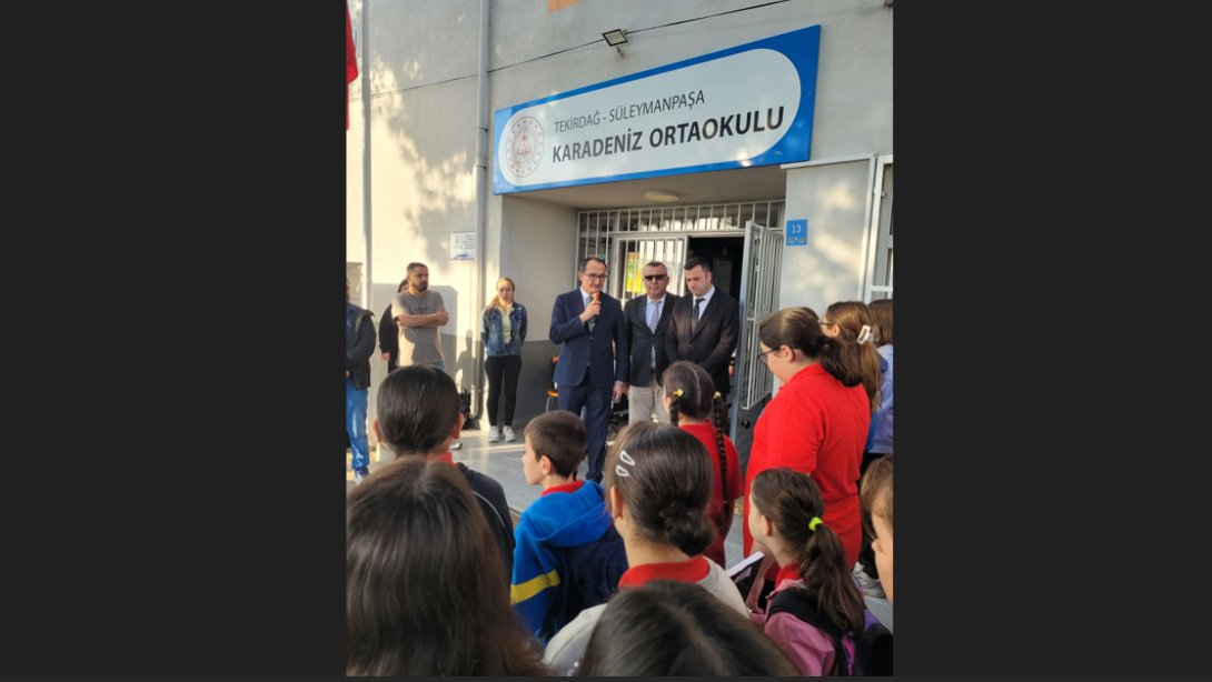 İlçe Millî Eğitim Müdürümüz Karadeniz Ortaokulunda Bayrak Töreni’ne Katıldı