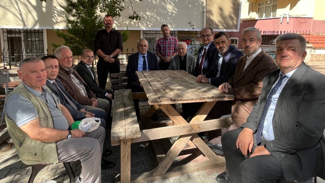 Kaymakamımız Sayın Mahmut Nedim TUNÇER, İlçemiz Değirmenaltı Mahallesi’nde Vatandaşlarımızla Bir Araya Geldi