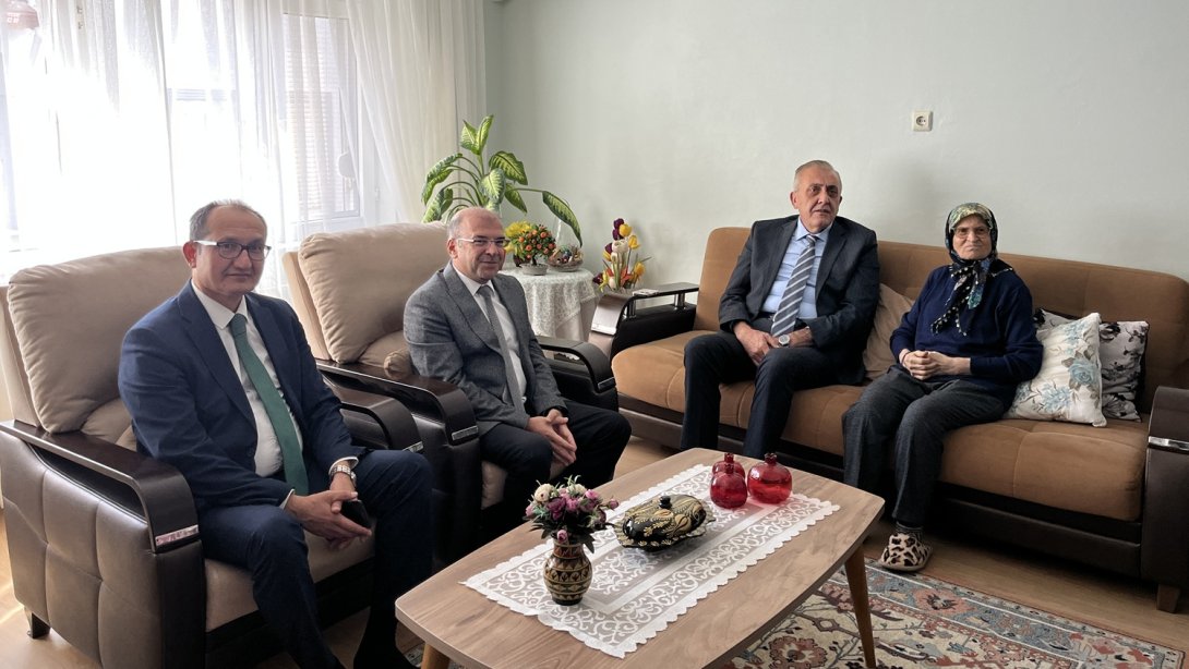 Kaymakamımız Sayın Mahmut Nedim TUNÇER’den Şehit Annesi Zahide KARTAL’a Ziyaret